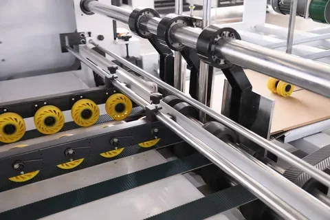 Fully automatic stitching machine